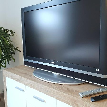 Moderne Wohlfuehloase Zentral In Seenaehe - Pillow Menu, 2 Stk 55" Smart Tvs, Netflix, Disneyplus Uvm เวทเทอร์ ภายนอก รูปภาพ