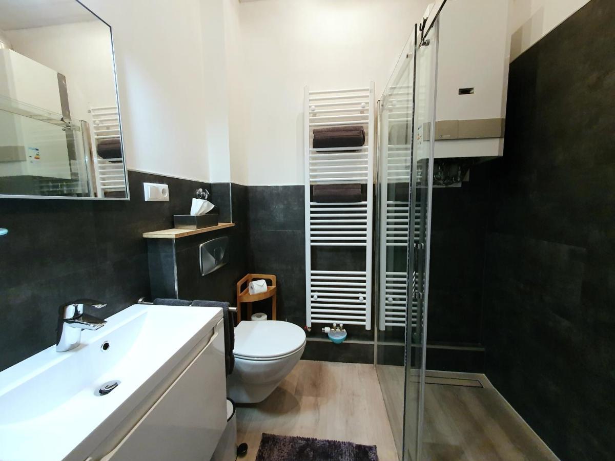 Moderne Wohlfuehloase Zentral In Seenaehe - Pillow Menu, 2 Stk 55" Smart Tvs, Netflix, Disneyplus Uvm เวทเทอร์ ภายนอก รูปภาพ